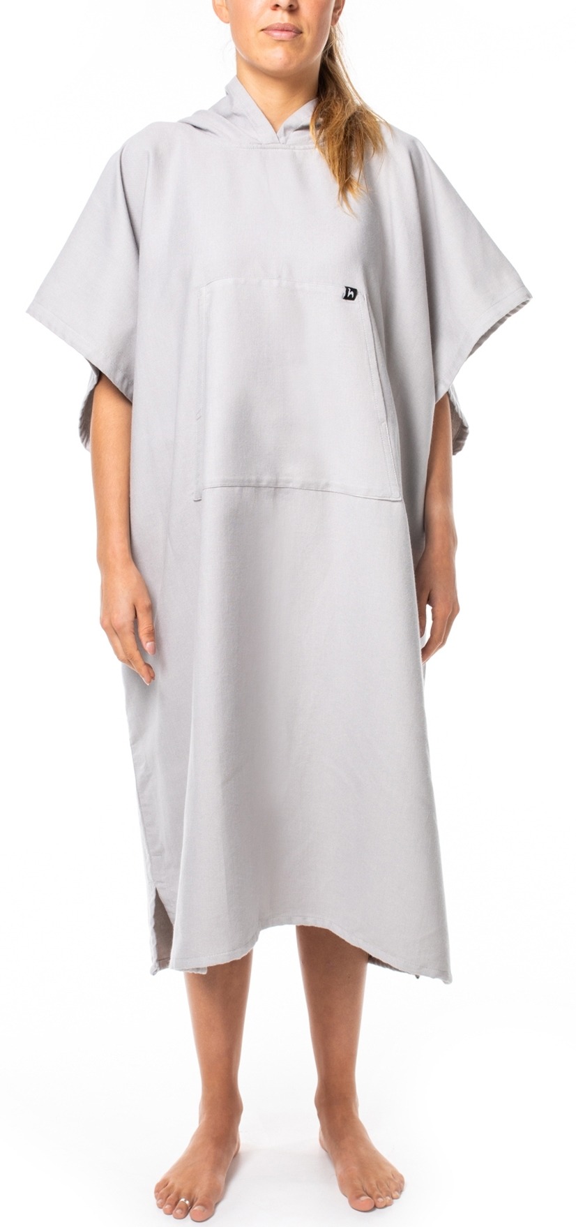 Futah - Ericeira Grey Poncho  (2)